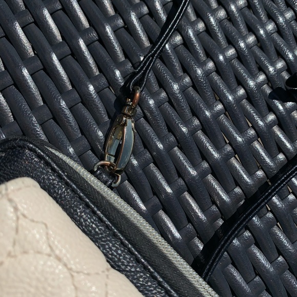 Authentic Vintage Betsey Johnson Bag - Picture 4 of 8